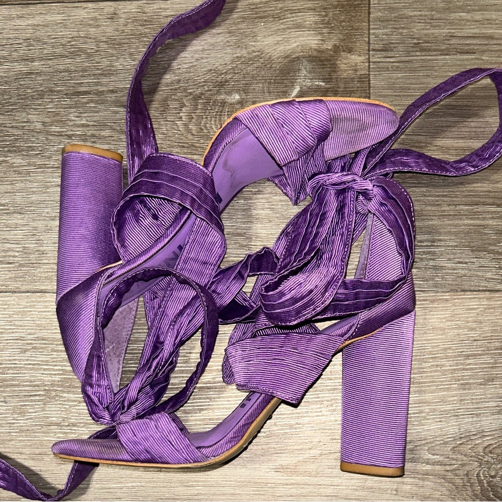 Light Purple Gianni Bini Small Strap Heels